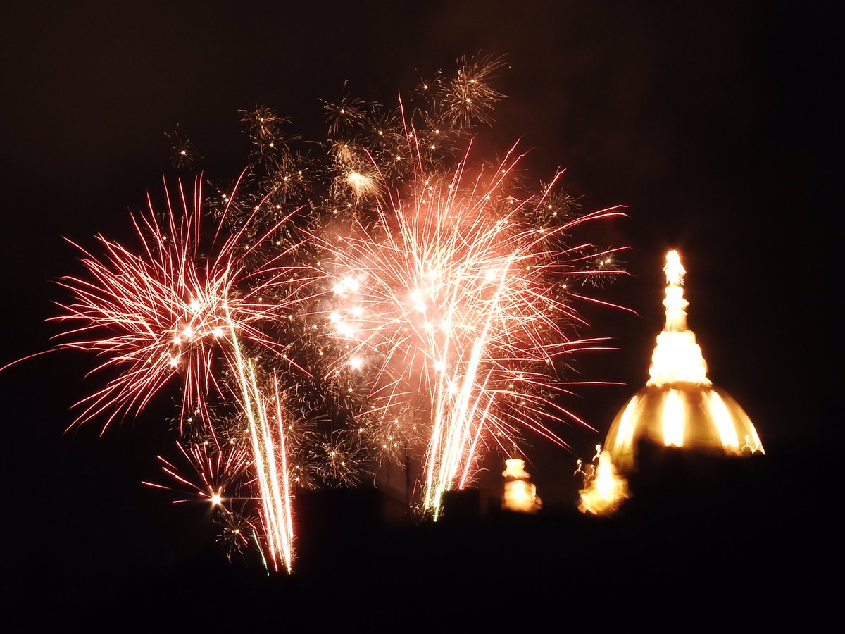 thameswatch's tweet photo. Fireworks at a village festa tonight #nadur #gozo #imnarja @VisitGozo https://t.co/uMSPMB2eEP