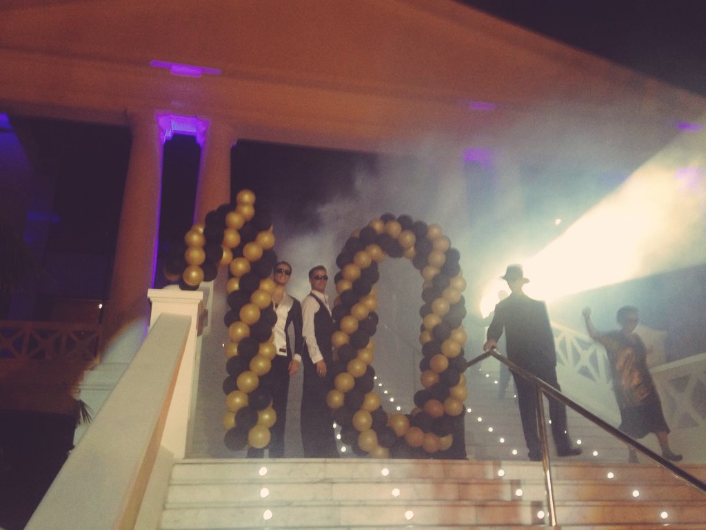 Alade3_eventos's tweet photo. Pero @H_Las_Arenas no se queda en el presente, su #FeelTheExcellence llega al futuro #10AniversarioLasArenas https://t.co/rFnfixOnoz