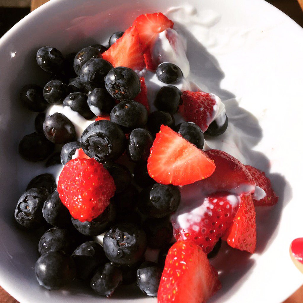 nutritionabc's tweet image. Yummy anti oxidant blueberry heaven! Vitamin A, B, C and E is what it's all about! #nutritionabc #quickpostbeforebed