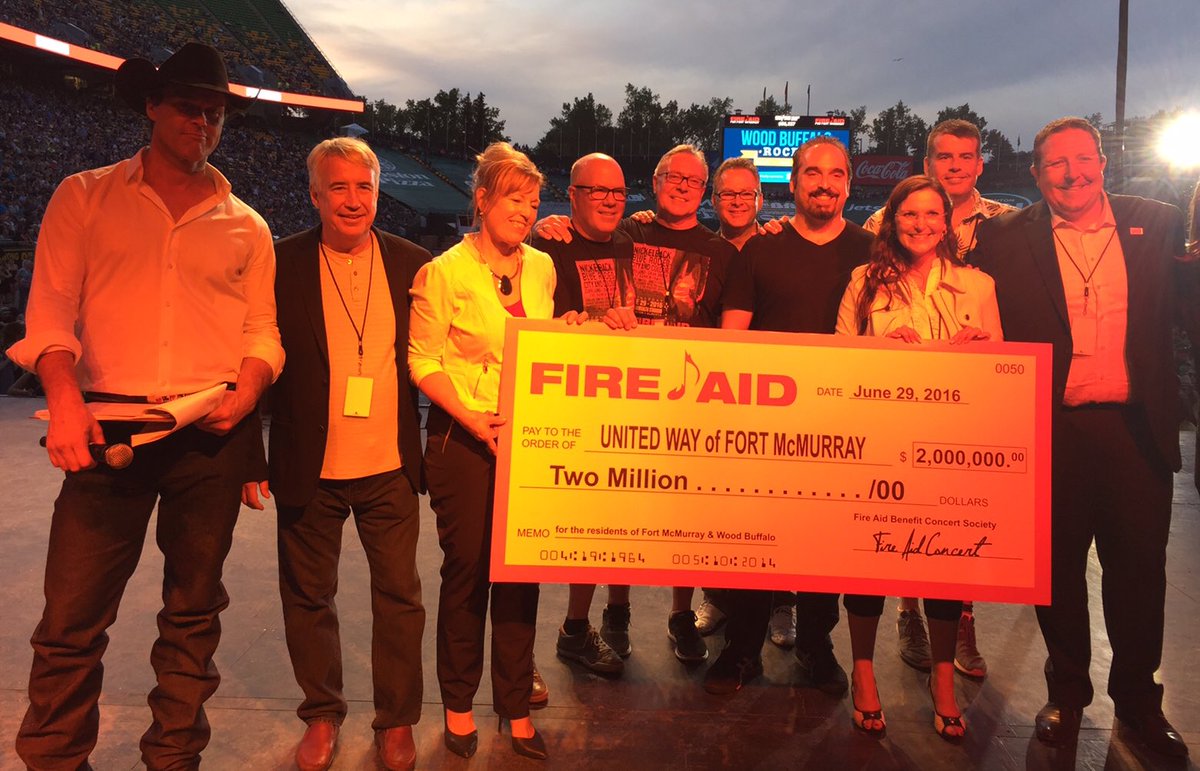 EdmontonOilers's tweet photo. What a great night for #FireAid4YMM at Commonwealth Stadium! #Oilers Entertainment Group proud to be involved. https://t.co/daJWxA4V6u