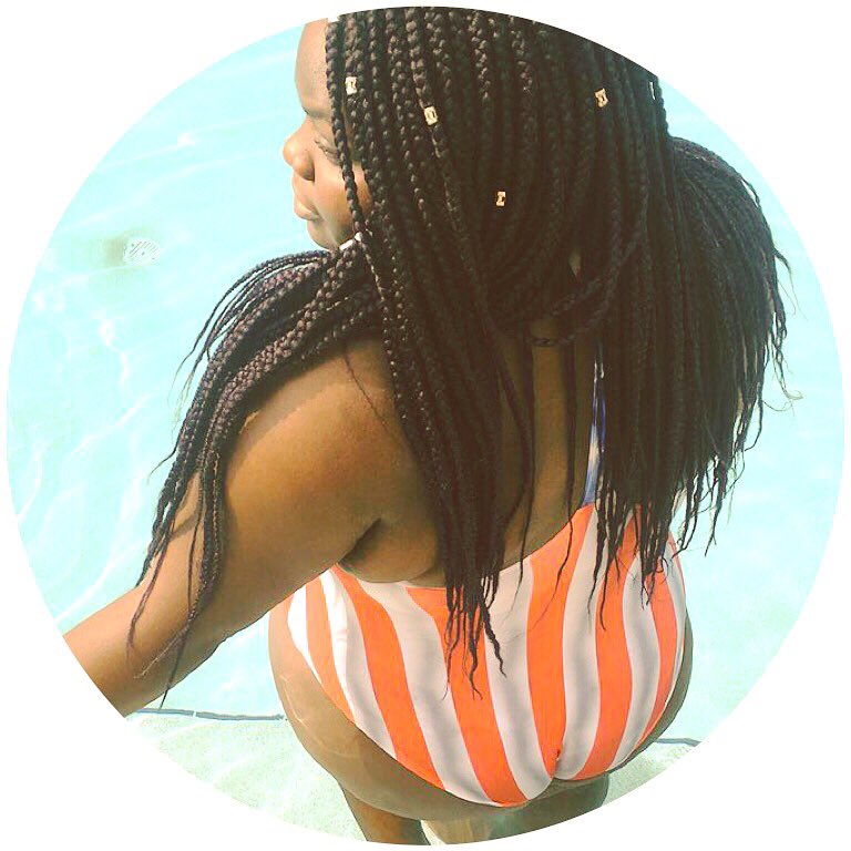 alexandriabell_'s tweet photo. #BigFinesBreakTheInternet swim edition 🍑🍑🍑 https://t.co/XuBnlnQWDt