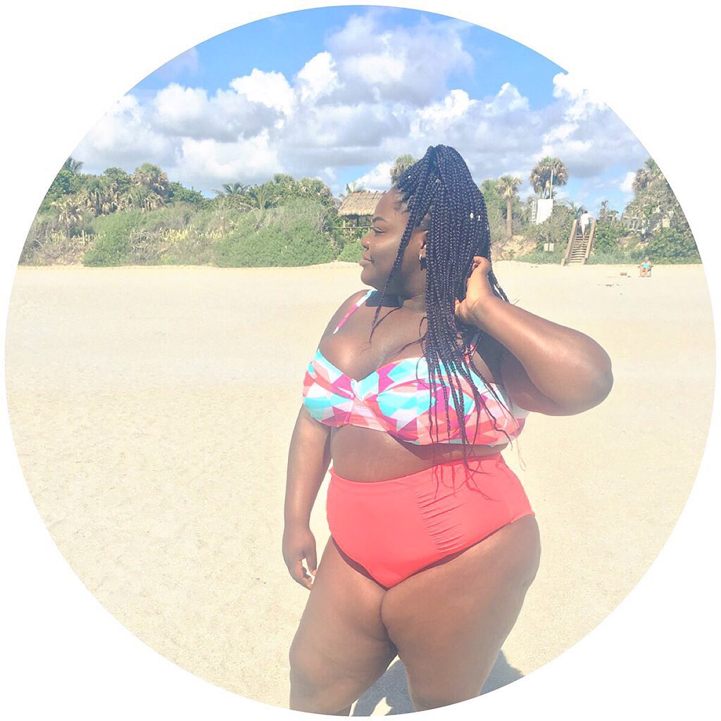 alexandriabell_'s tweet photo. #BigFinesBreakTheInternet swim edition 🍑🍑🍑 https://t.co/XuBnlnQWDt
