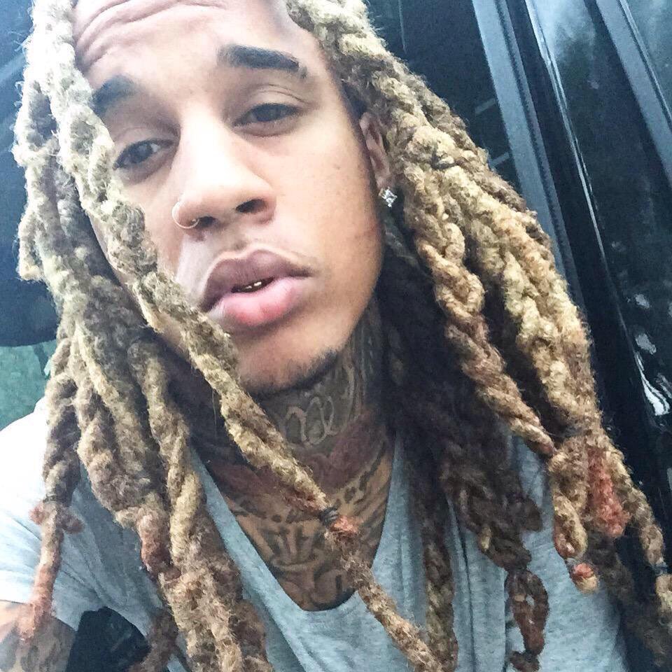 hoodrichsteez's tweet photo. #lightskinbreaktheinternet💦😛✌🏾️ https://t.co/zyUm3ljdN2