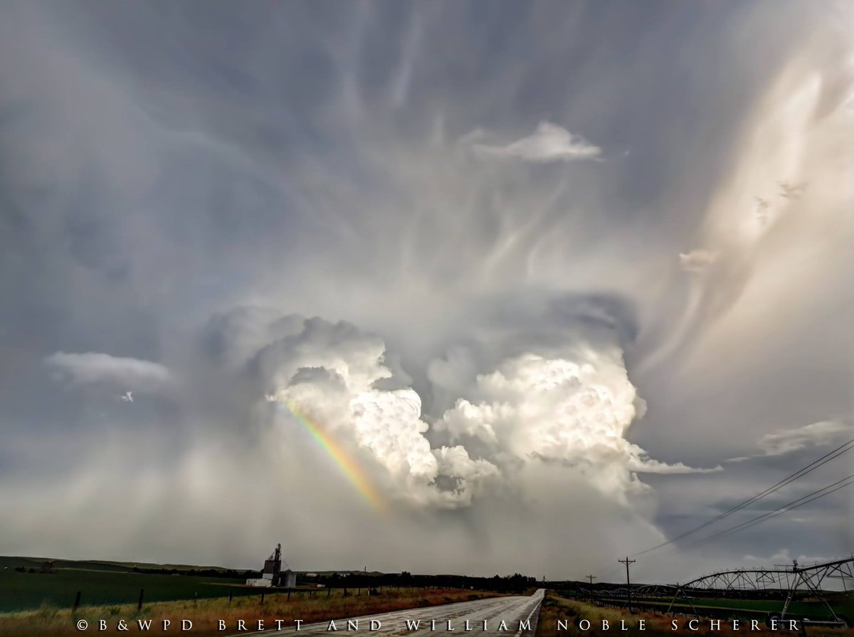 WilliamScherer3's tweet photo. Stormy June. More Boomers Coming. Big #Hail Storm Tuesday In Denver. Our Pic Taken Near Wray,CO.@BrettRScherer #COwx https://t.co/hr07fMhMkJ