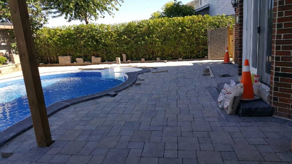 BluemaxLandscap's tweet photo. Great progress today! #poolside #pool @BestWayStone #StradaNova #hardscapedesign #landscapedesign #outdoorliving https://t.co/WekH7hXsQJ