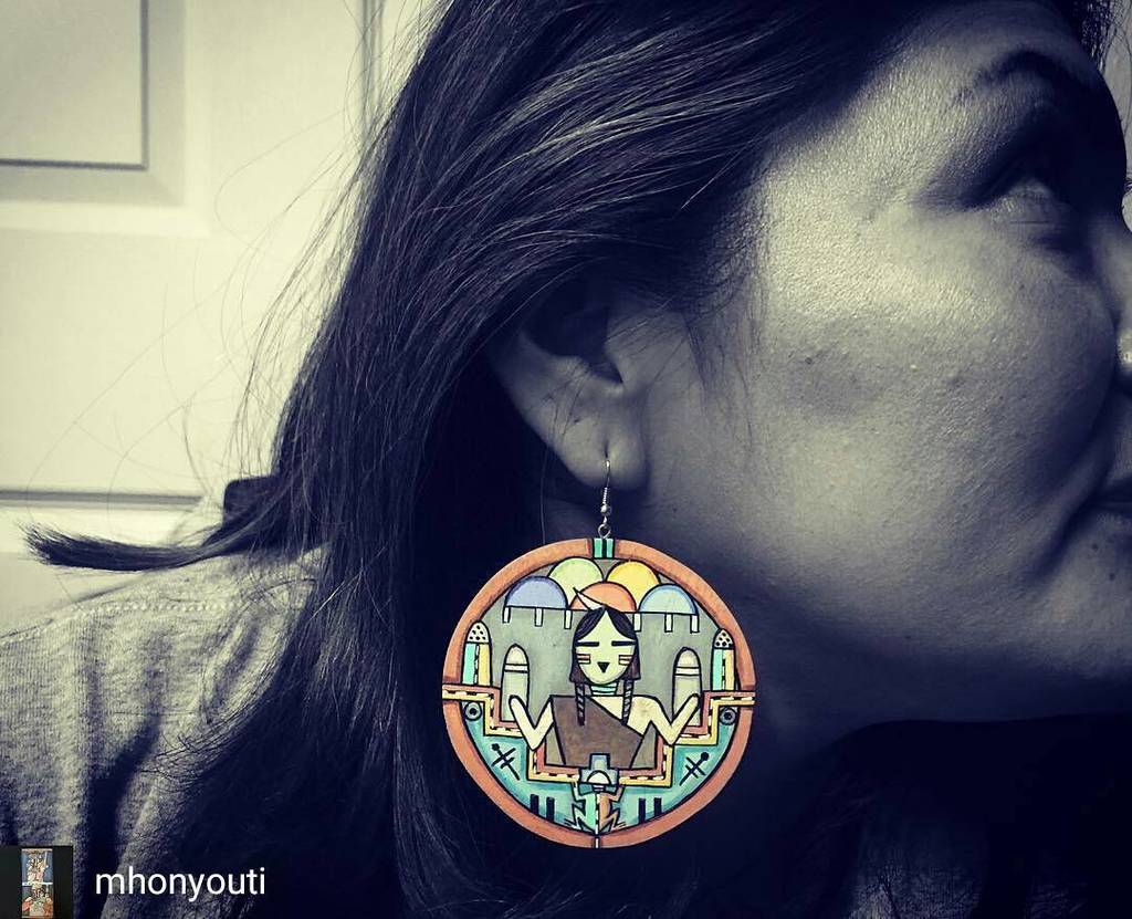 UrbanNativeMag's tweet photo. These earrings are gorgeous! #NativeChic #NativeAwesome #IndigenousFashion https://t.co/ew76jEE96D https://t.co/einKJU907e