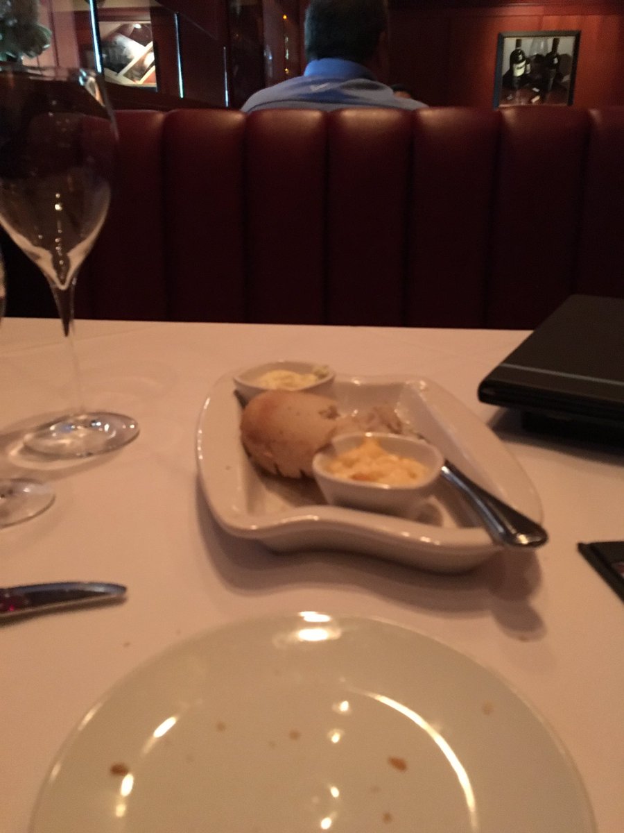 theRealGimmyC's tweet photo. Make a point to go alone to a fancy dinner once in awhile. #treatyoself #iamsoalone https://t.co/itjPpP7DxY