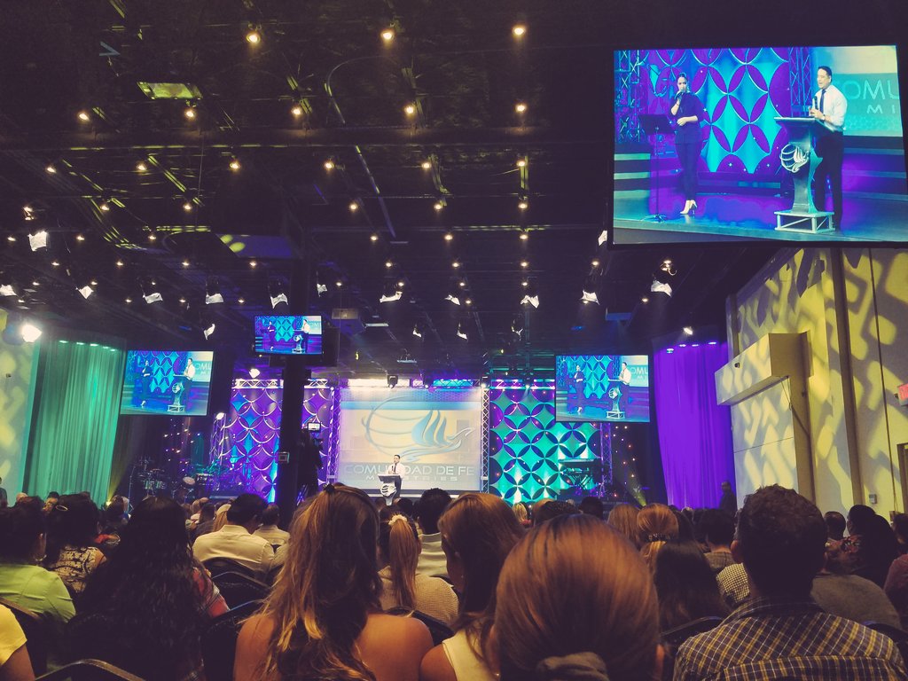 theFUDMiami's tweet photo. Midweek service has started! ๐ #CdfTurnUp #LevelsOfImpact https://t.co/P9WN1if2dJ