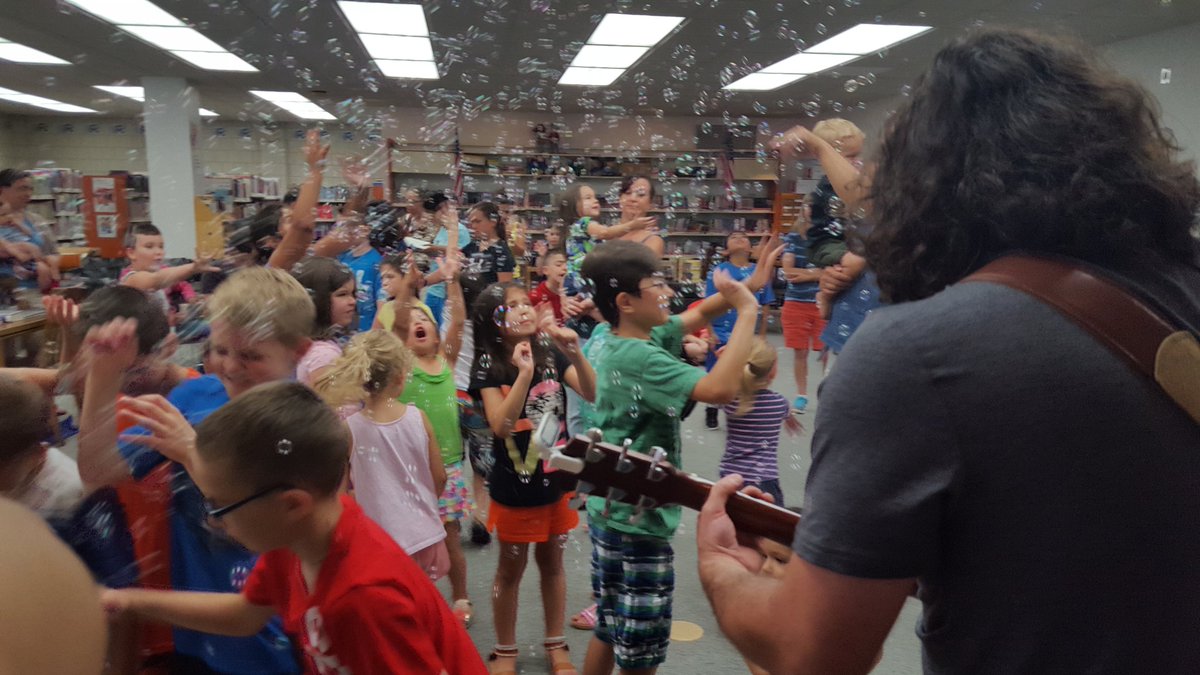 EGFAMILYMUSIC's tweet photo. Wonderful time @WatertownPubLib today. Thank you Dona! https://t.co/W1jL5x1it9