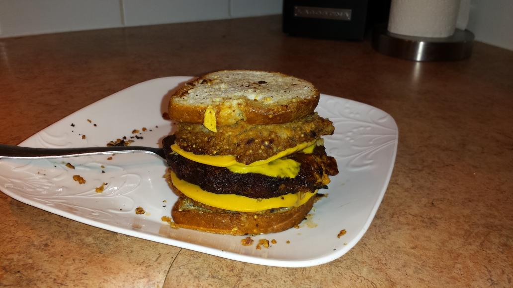 shift_ur_health's tweet photo. #vegan #burger #hellyaa https://t.co/KvIjDDZdnd