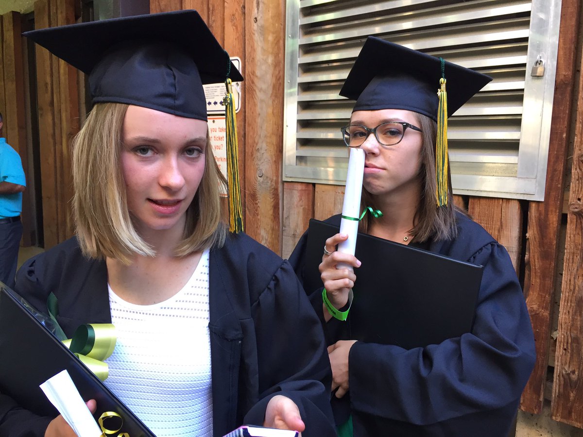 Happy graduation!! 🎉🎓