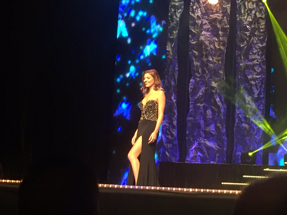 VisitCentralFL's tweet image. Evening wear: Miss City Beautiful, @meagaaa #MissFL2016