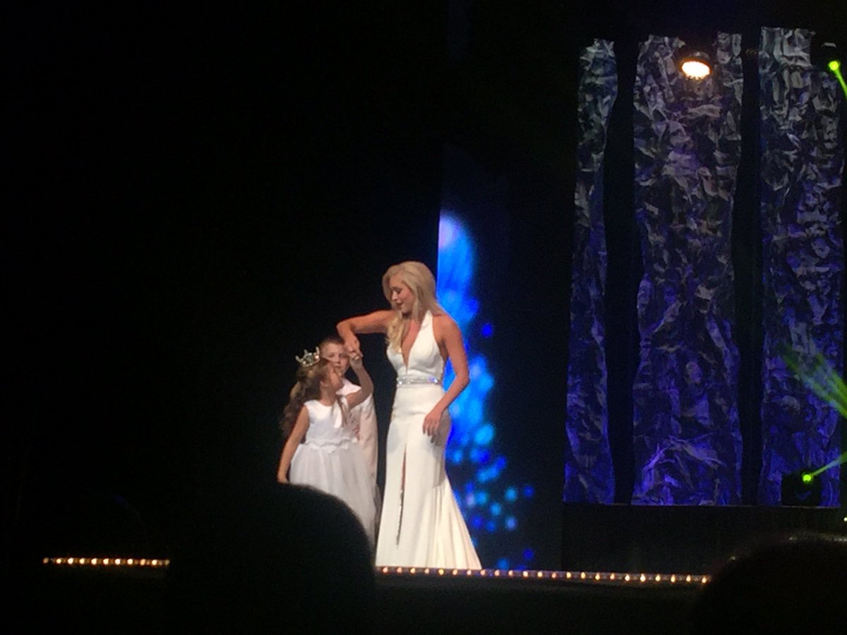 VisitCentralFL's tweet photo. Evening wear: Miss Florida Sunshine, @Katy_Sartain #MissFL2016 #thatbackthough https://t.co/r5tB7xuQih