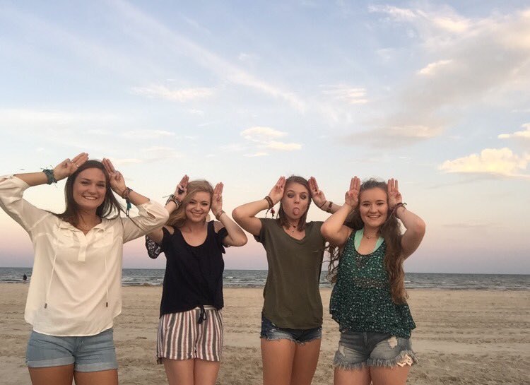 doylekarsen's tweet photo. missing you all the way from Port A #wolfpack @Socha_EhS https://t.co/ihPm00L69t