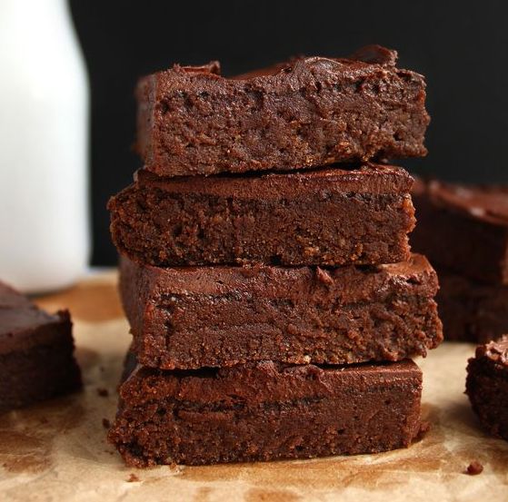 findingvegan's tweet image. Brownies! Fudgy &amp;amp; delicious findingvegan.com/the-best-glute… by  #peachandthecobbler #vegan #glutenfree #chocolate