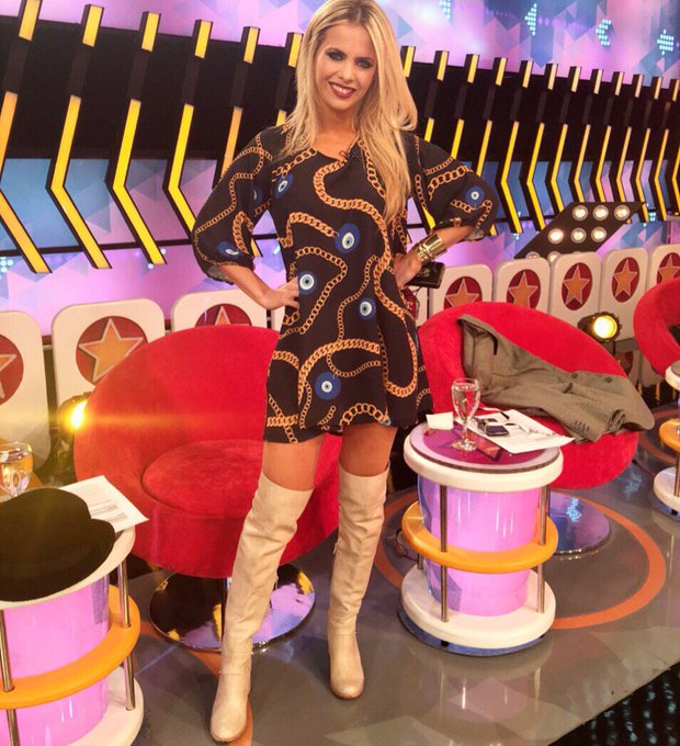 Hoy en @BenditaOk #dress @BASILOTTA #shoes @ferrarocalzados https://t.co/3Rq161njDQ