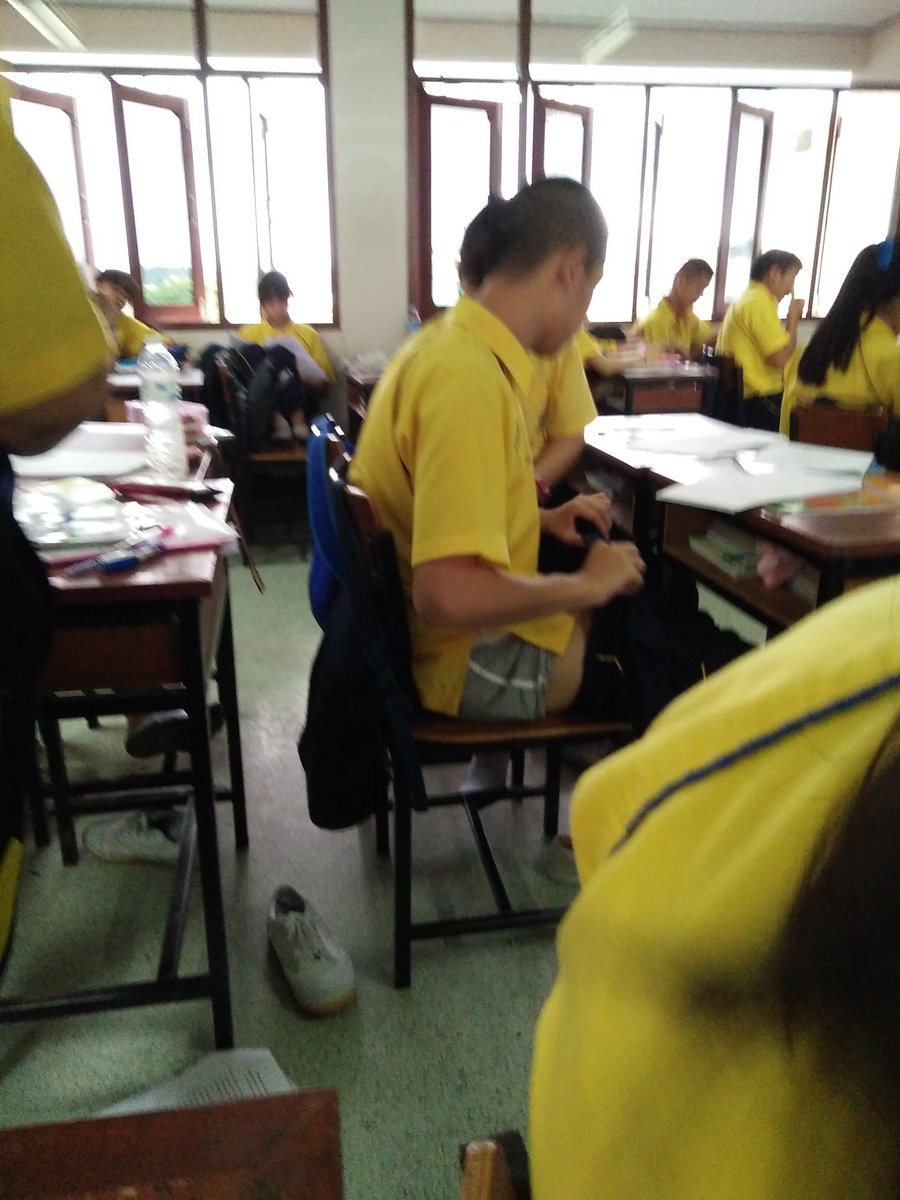 kikdoyouluvme's tweet photo. เมื่อเพื่อนกูร้อน 5555 #เพื่อนกูเป็นคนตลก #dsfact https://t.co/N8rDPikOrB