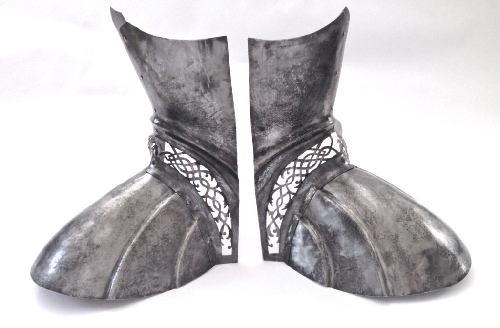 IronMaidenForge's tweet photo. #forged #GameofThrones #corset #IronMaiden https://t.co/0rgAcNRvkf