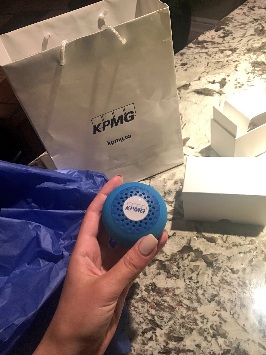 short_lau's tweet photo. Thank you @kpmgca and the whole campus recruiting team for an awesome pre-party! Looking forward to #ExecLook ! 🎉 https://t.co/dsG1b6IWNW