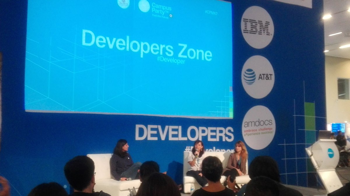 spidercorn's tweet photo. Muy interesante el panel "Más mujeres desarrollando tecnología" @clrandall  #DevelopersZone #CPMX7 https://t.co/AAkB6WL5st