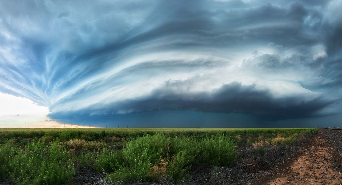 internetheat's tweet photo. Beautiful stunning stormy skies. #StormSky https://t.co/xdXkMPznvo