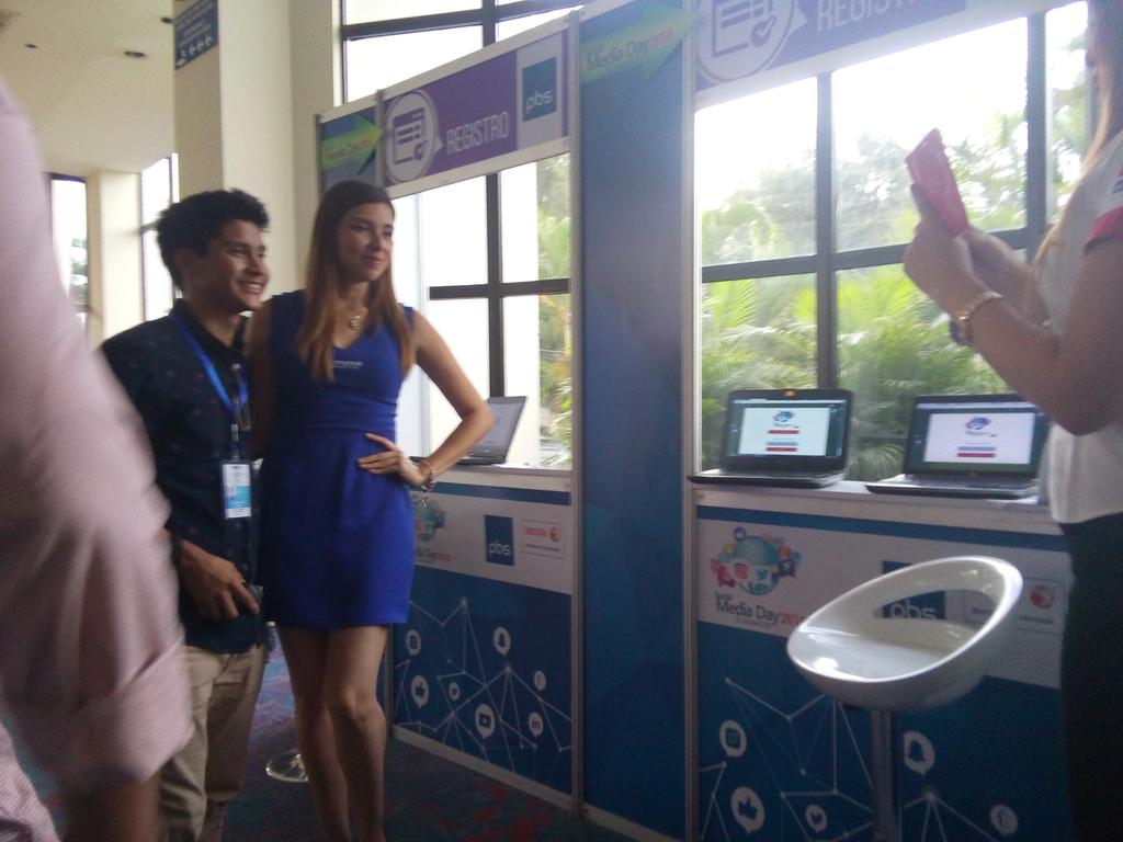 Byron__Reyes's tweet photo. Increíble lo que este tipo provoca con la gente, esto fue hoy en el @SMDsv @LittleViejo S.A de C.V. #SMDAYSV https://t.co/9c9gQgt1CB
