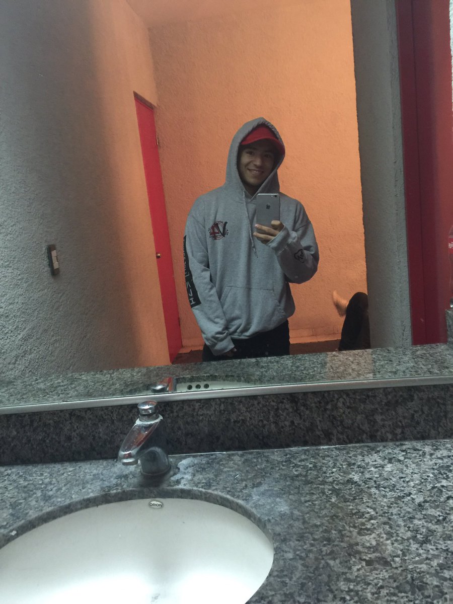 alexisgerardoo's tweet photo. Acepto el reto de @_cesarrmz vamo a ganarle 👏🏼💂🏼! Rt🙊! https://t.co/trSMShOIMW