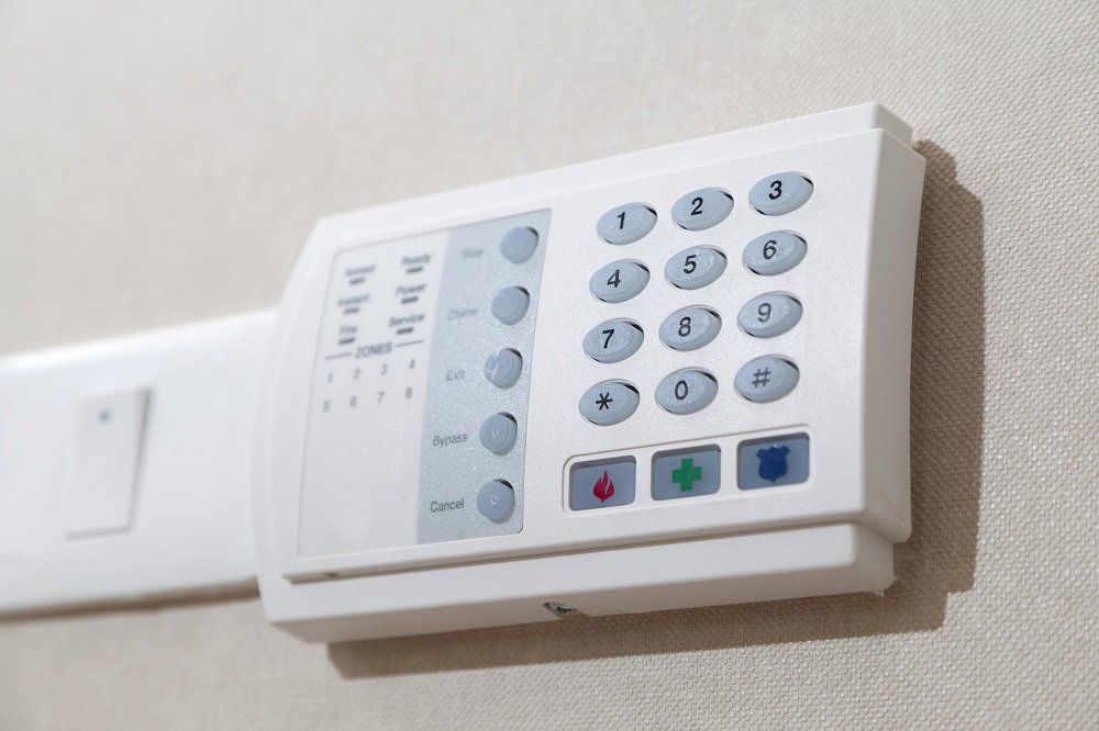 StratfordDC_CS's tweet photo. Take some simple steps to avoid becoming a victim of #burglary, like setting your alarm when you go out &amp; go to bed https://t.co/8MZcF5B3ai