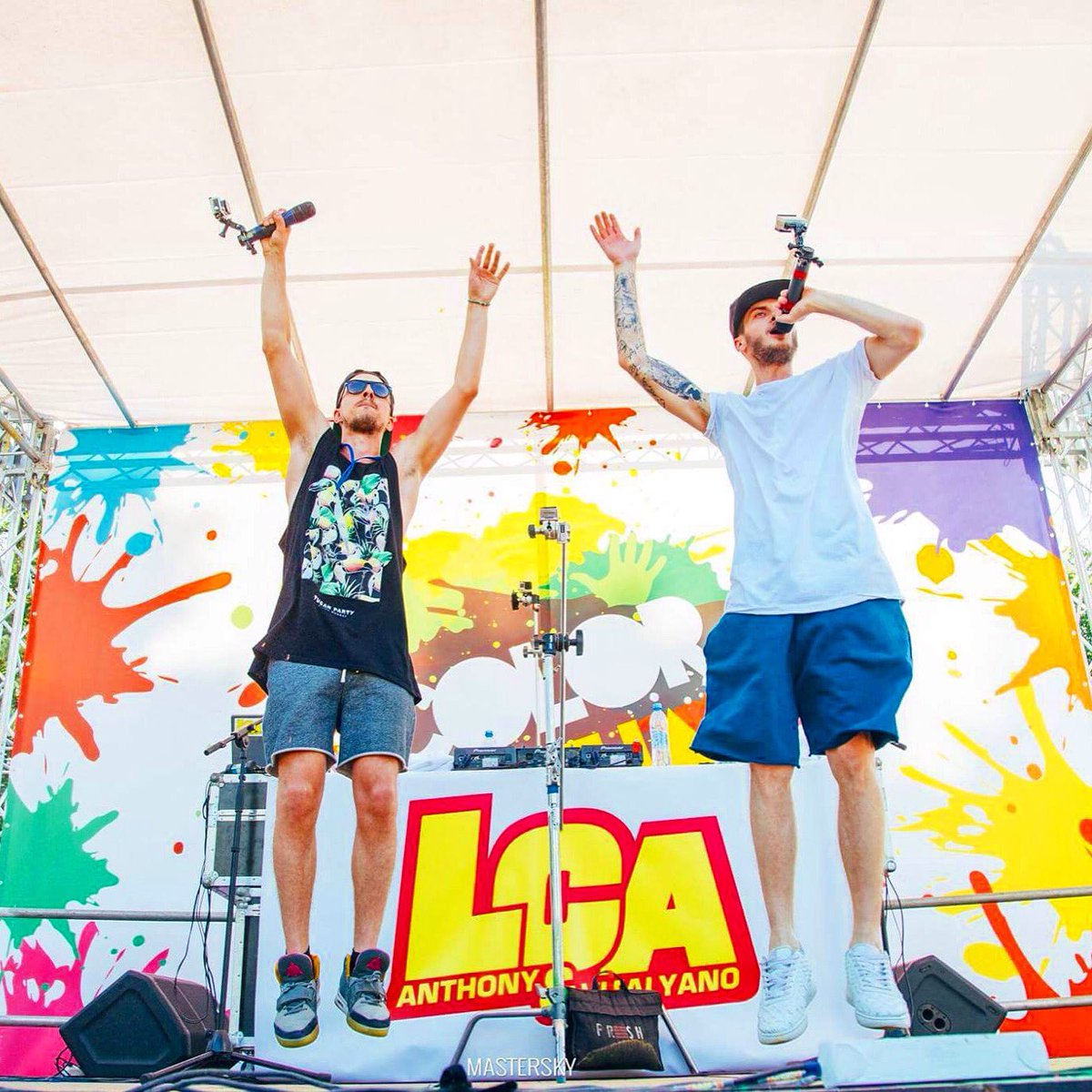 MrVitalyano's tweet photo. We fly #colorfestua @WeAreLCA https://t.co/Ur2wlYs44R