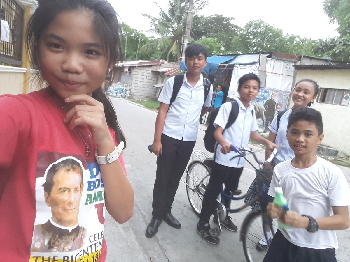 Eliciah15's tweet photo. Selfie daw muna kame bago sila umalis hahah https://t.co/agpWAzMdfG