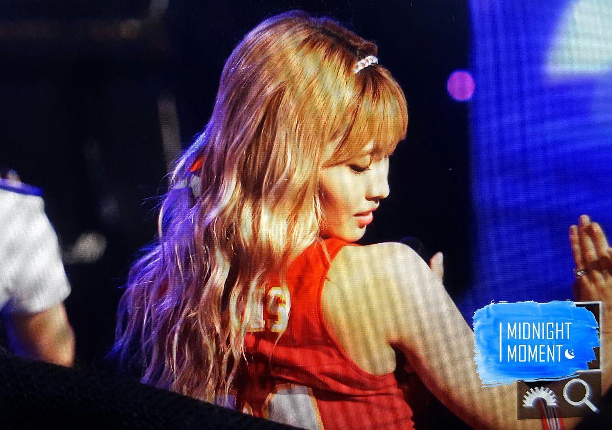 TwiceMomoPics's tweet photo. https://t.co/zsW60sgfU7
