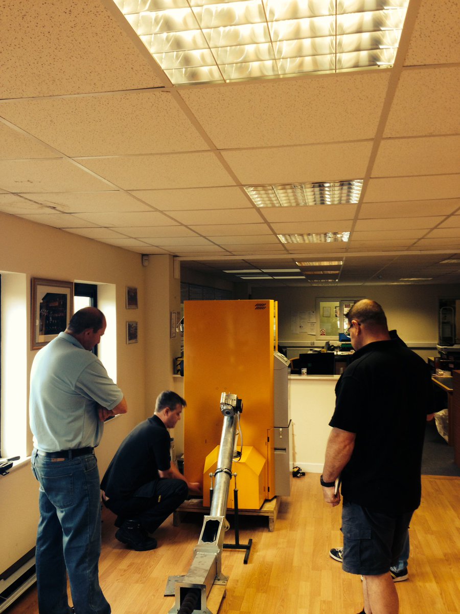 OptimumHeating's tweet photo. Today our Installer Partner @TotRenewableSol are undertaking @kwbuk Advanced Training at @OptimumHeating #KWBBiomass https://t.co/eEK7VbmtVZ