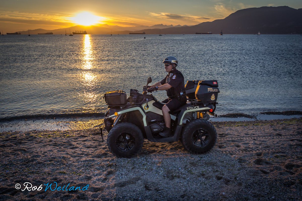 downtownvanbc's tweet photo. @VancouverPD at #kitsbeach Weds night. #vancouver #vancity #beachpatrol @downtownvanbc #downtownvancouver https://t.co/nEilOZkwdq