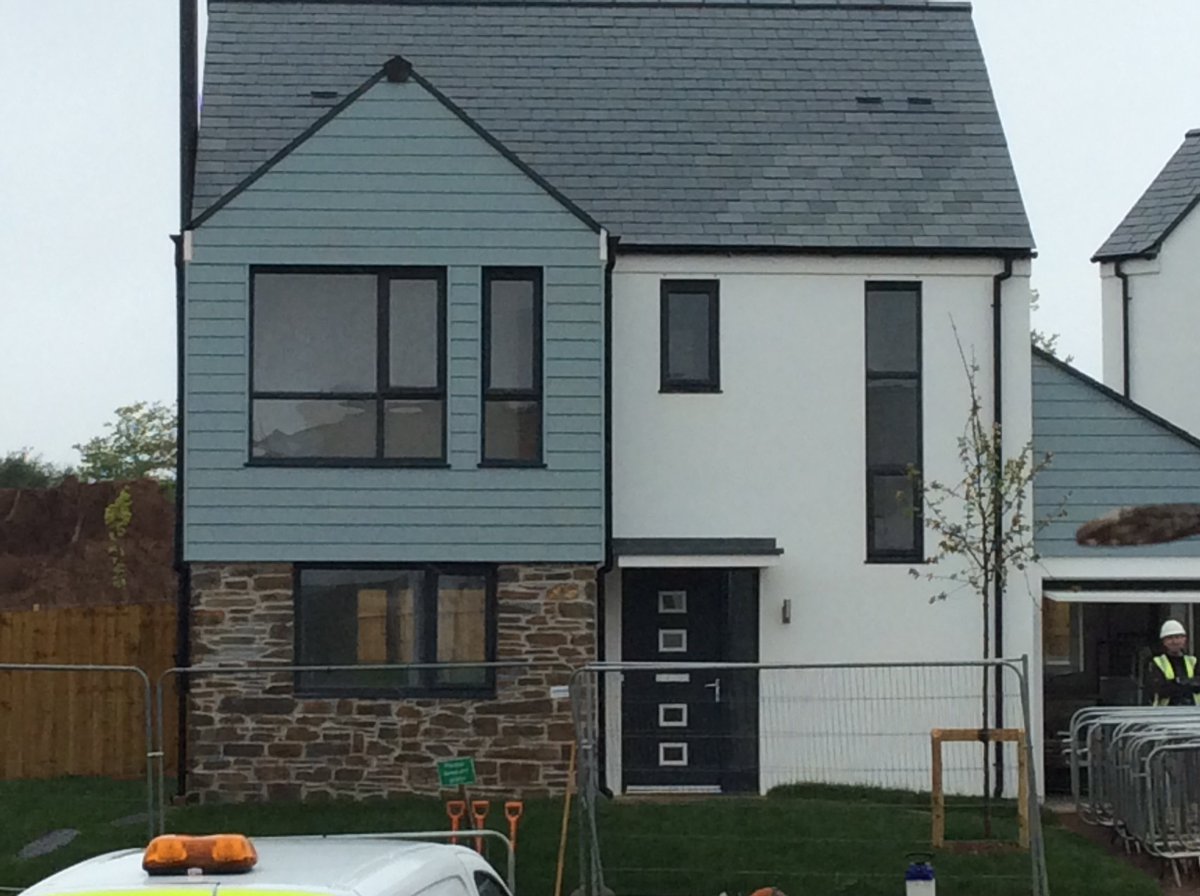 Village Housing Initiative development sees affordable homes for local people 
southhams.gov.uk/article/11771/…