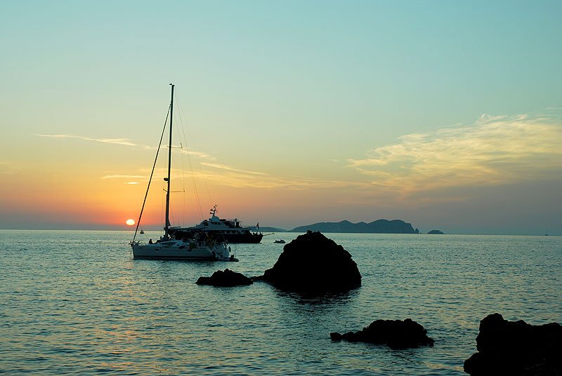 ibiza_tours's tweet photo. #Ibiza es famosa por sus #playas, hoy os mostramos #Cala #Molí en la costa este.
#ibizatour #beach #ibizaislovinit https://t.co/LV9BuEyWjI
