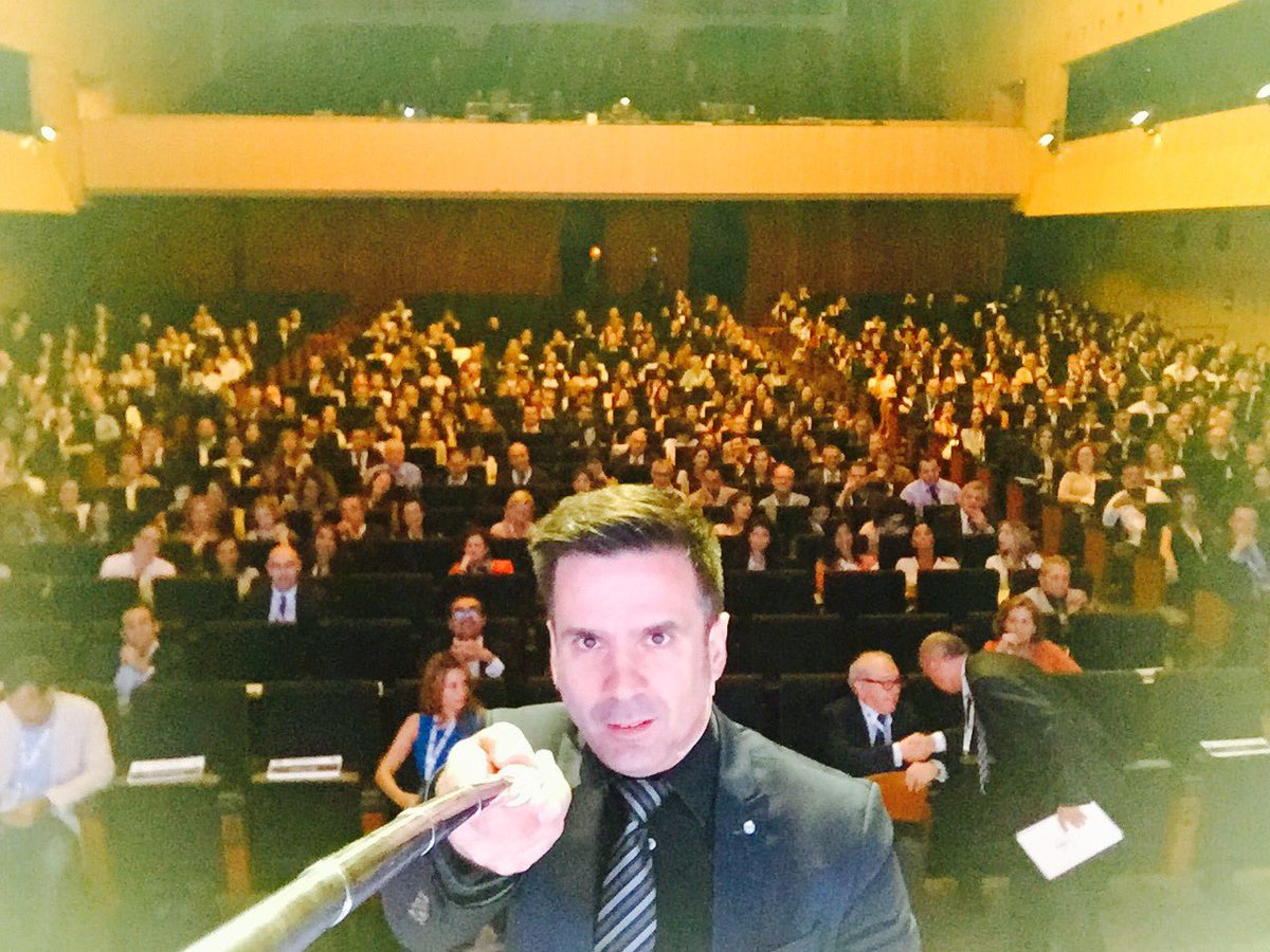 javierluxor's tweet photo. Pedazo de selfie con todos los asistentes al #CongresoAPDrrhh https://t.co/xUGE5ON9Mb