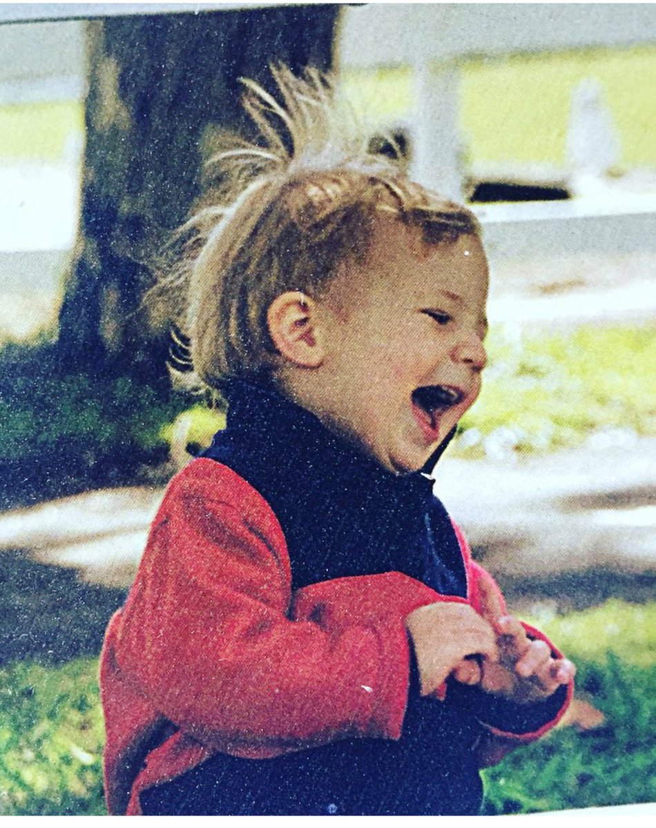 jibbajabbaxl's tweet photo. When you realise Drinks are £3 ALL night this Friday @_katiegoodmanx @Sam_Lashmar @warrenbynoe + 241 Prosecco/Wine 🍾 https://t.co/NQNXKVqrq5