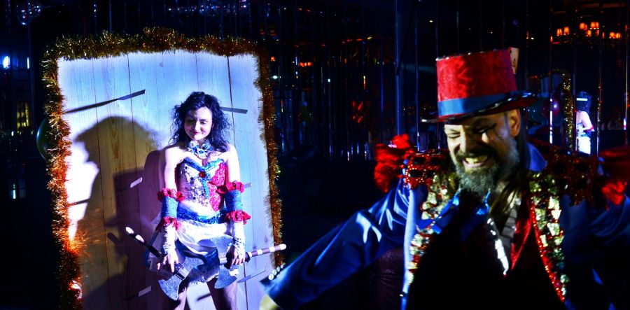 Artistency's tweet image. Dangerous! :D artistency.com/male-knife-thr…