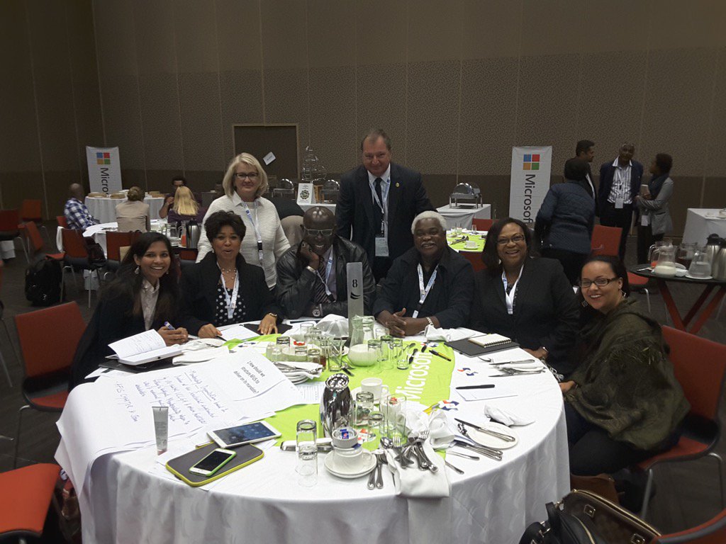 DanielCauchy's tweet photo. Discussion table on Helping AFUS forward #AFUS2016 https://t.co/Ee0xA5oNqH