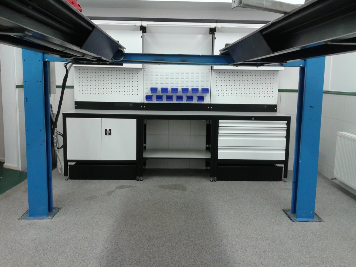 DreamGarageUK's tweet photo. System7 metal workstation &amp; cabinet systems. Tidy it up! Look the part! https://t.co/FN2XtvMh79. https://t.co/NThS4yyvm5
