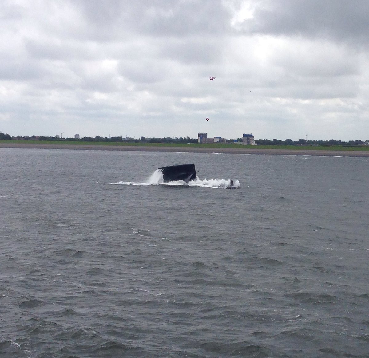 markbrouwer2010's tweet photo. Mooie dag gehad a/b JWIT. Kracht van de marine is samenwerken. Op, onder, boven en vanaf water. #always360 #QPO https://t.co/17ZJFiwf8V
