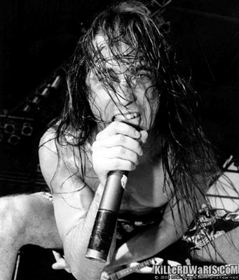 FrasesDRockstar's tweet photo. Hoy cumple años @RussDWaRf
Cantante canadiense
Vocalista y co-fundador de @KillerDwarfs
#HappyBirthday #RussDwarf https://t.co/7sxDavlyRv