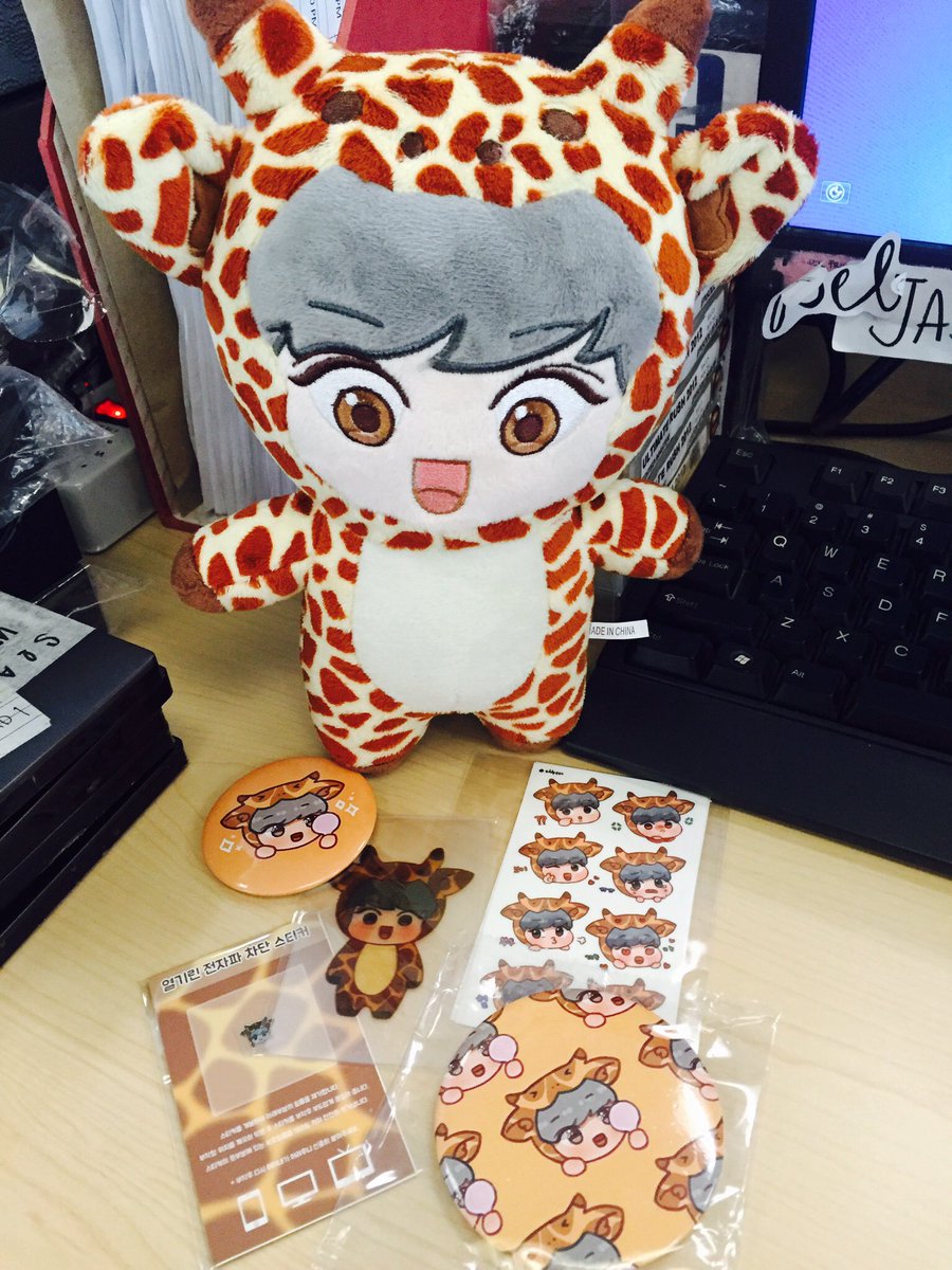 pcwhy's tweet photo. My first born! I'm officially a mother. 😌
Thank you @trash4you_ &amp; @Yeol_giraffe! ❤️ https://t.co/bEzcsutipG