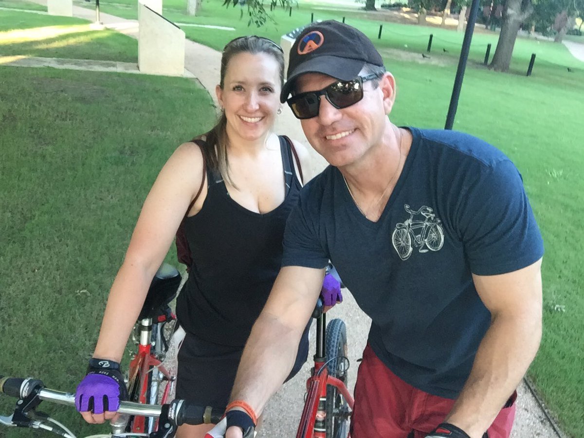samnlori1295's tweet photo. Awesome nite! Biked #trinitytrails. Storytime quick stop. Ate @VelvetTacoFTW #date10 #20in16 @FOTPKeller  #fundate https://t.co/5v5neYtQvY