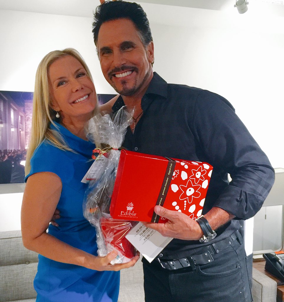 don_diamont's tweet photo. I took care of that box in about 5 minutes @TeamBrill2016! I ALLOWED @KatherineKellyL to have the basket. LOL!Thanks https://t.co/lu8dHLcCkm