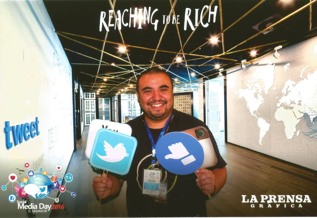 ItsArmandoLopez's tweet photo. ¡Nunca dejes de ser Social! #SMDaysv 2016 👍 @SMDsv #SocialMedia https://t.co/7dAUp96ckM