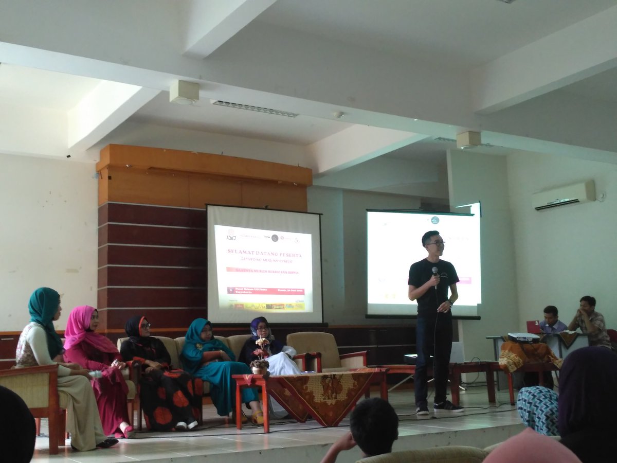 Pagi ini kami diundang oleh WPI (Wirausaha Pelajar Indonesia) dalam acara Gathering Muslimpreneur di UIN Suka