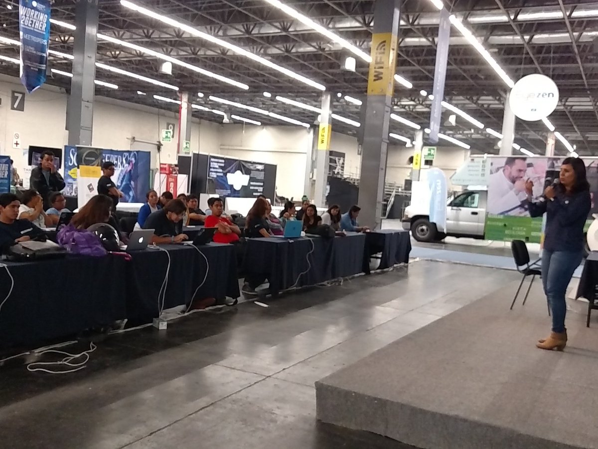DaleCaro's tweet photo. #lasInternetas at #CPMX7 https://t.co/7yPz9rx7df