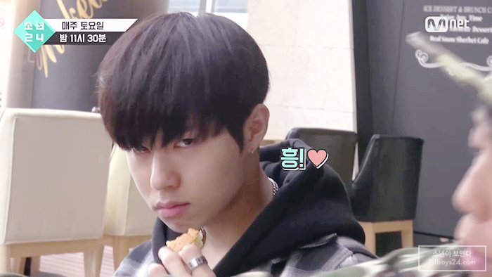 iamsoisoy's tweet photo. 흥!❤️ #영두 #유영두 #소년영두 #youngdoo #소년24 #boys24 #소년이보인다 https://t.co/a1C1KpnyZX https://t.co/xzJ0vyQmOl
