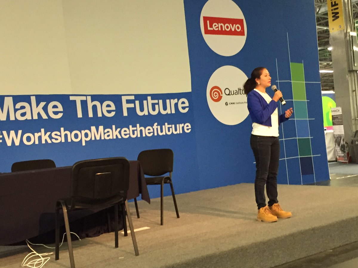 Technovation_MX's tweet photo. Estamos con #LasInterNetas #Technovation #CPMX7 #WorkshopMaketheFuture @Campuspartymx #ComunidadesCPMX https://t.co/FzWqpuAptZ